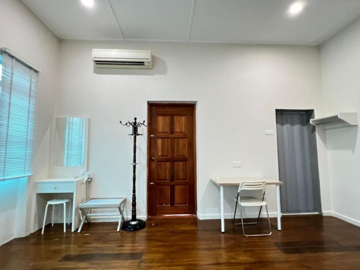 Myroom Georgetown, Off Jalan Burma, Gurney Drive 외부 사진