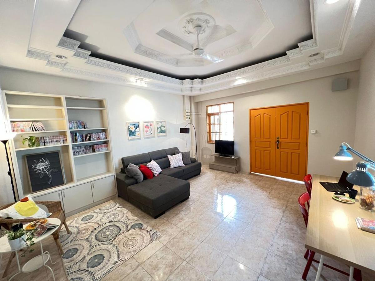 Myroom Georgetown, Off Jalan Burma, Gurney Drive 외부 사진